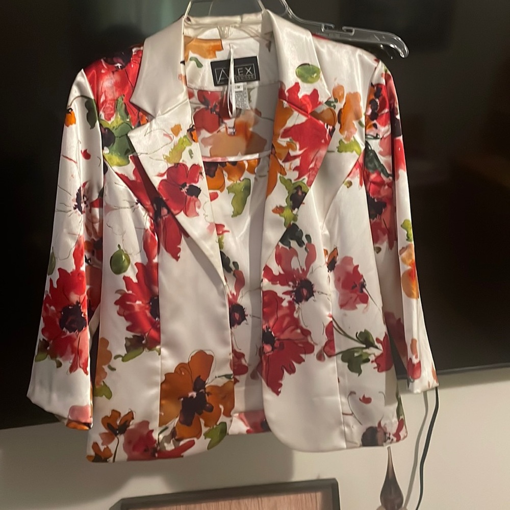 Silky tank and over jacket